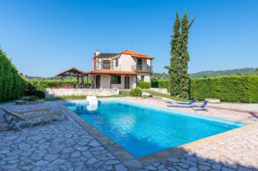 Luxurious Villa Paris